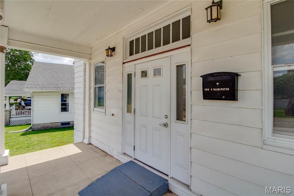 Image 13 of property listing at 400 S Washington Street, Jerseyville, IL 62052