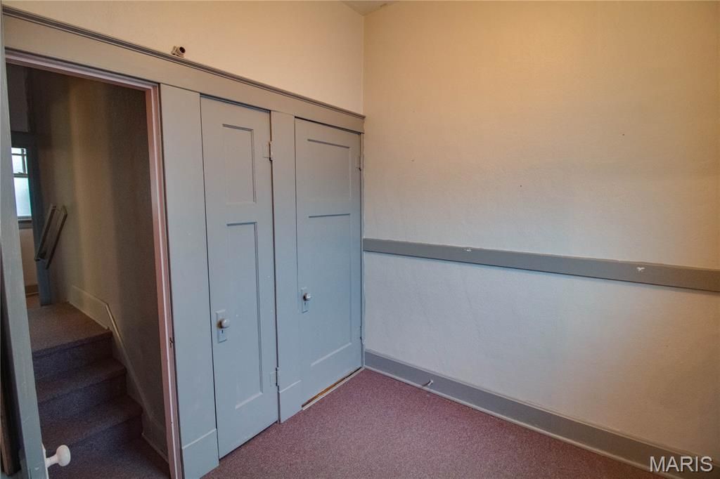 Image 25 of property listing at 400 S Washington Street, Jerseyville, IL 62052