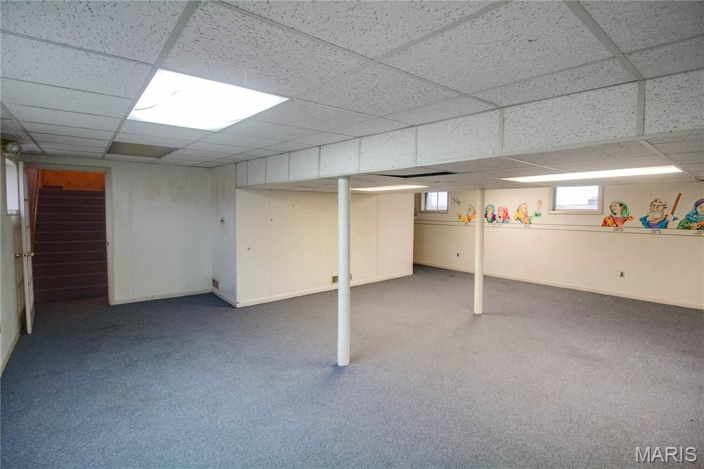 Image 31 of property listing at 400 S Washington Street, Jerseyville, IL 62052