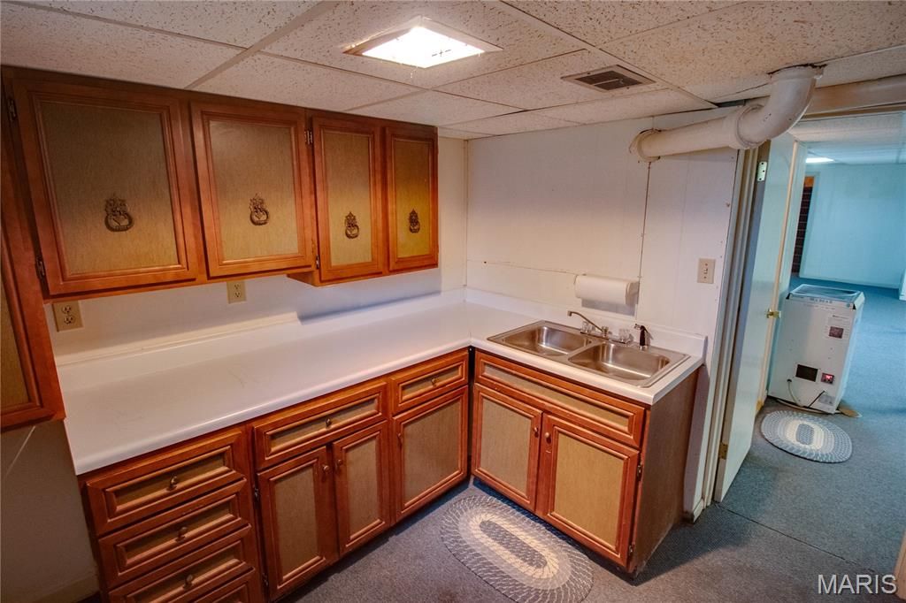 Image 36 of property listing at 400 S Washington Street, Jerseyville, IL 62052