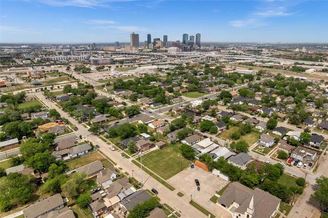 1013 E Hattie Street, Fort Worth, TX 76104
