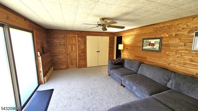 8 Hillside Rd, Mansfield Twp., NJ 07840