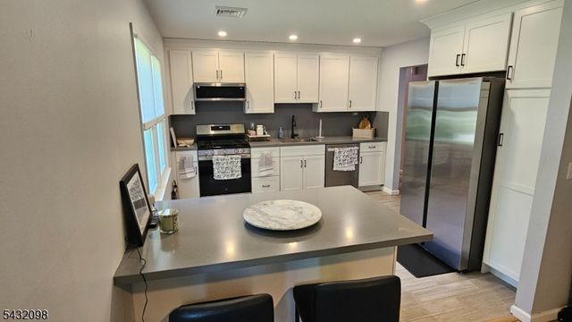 8 Hillside Rd, Mansfield Twp., NJ 07840