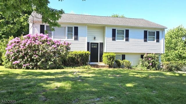 8 Hillside Rd, Mansfield Twp., NJ 07840