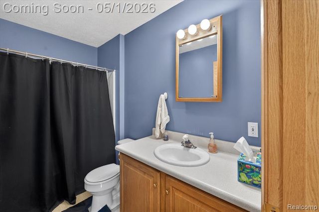9074 Hamburg Road, Brighton, MI 48116