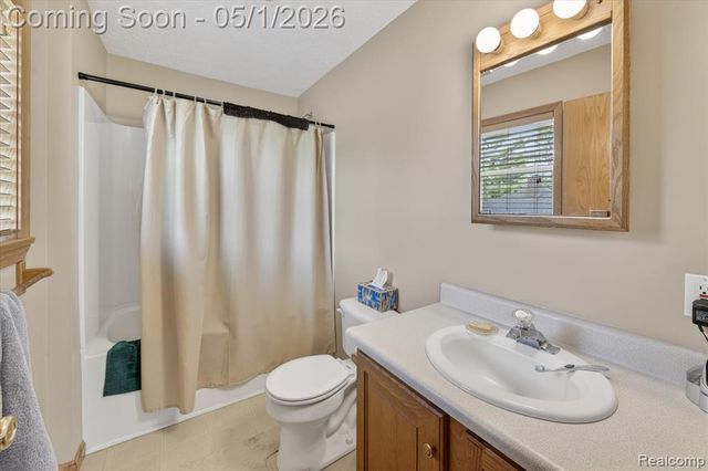 9074 Hamburg Road, Brighton, MI 48116