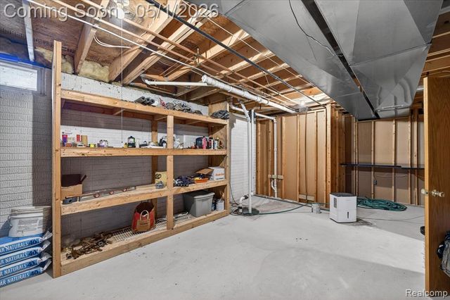 9074 Hamburg Road, Brighton, MI 48116