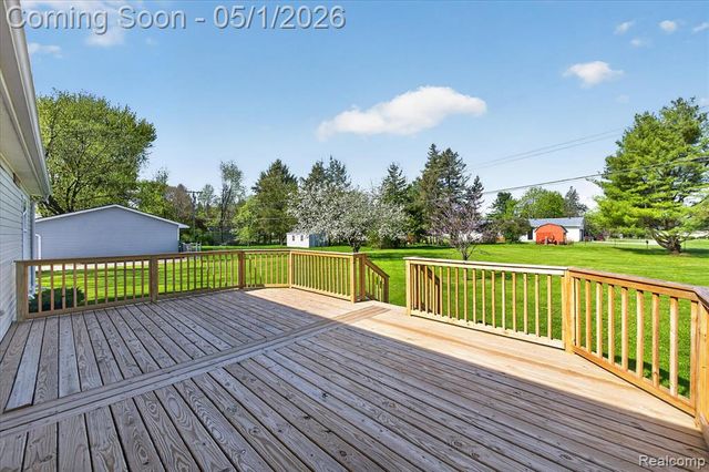 9074 Hamburg Road, Brighton, MI 48116
