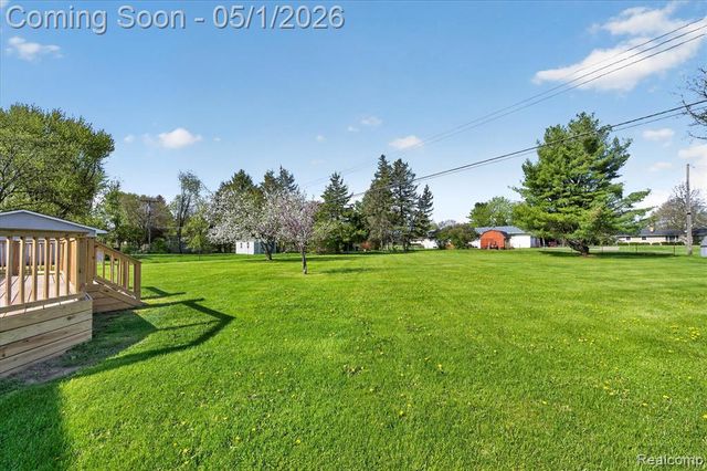 9074 Hamburg Road, Brighton, MI 48116