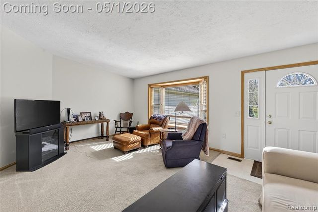 9074 Hamburg Road, Brighton, MI 48116