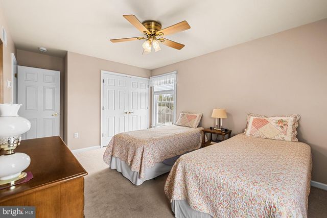 1115 GLEN VIEW DR, York, PA 17403