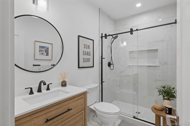 68 Foster Avenue 19, Hampton Bays, NY 11946