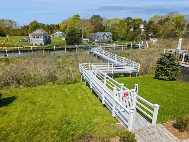 68 Foster Avenue 19, Hampton Bays, NY 11946