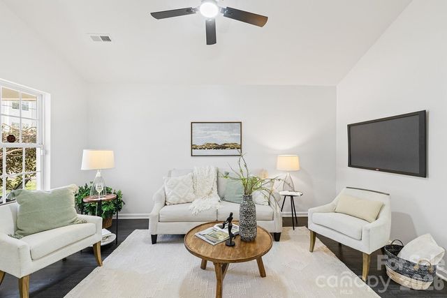 913 Tennyson Drive, Charlotte, NC 28208