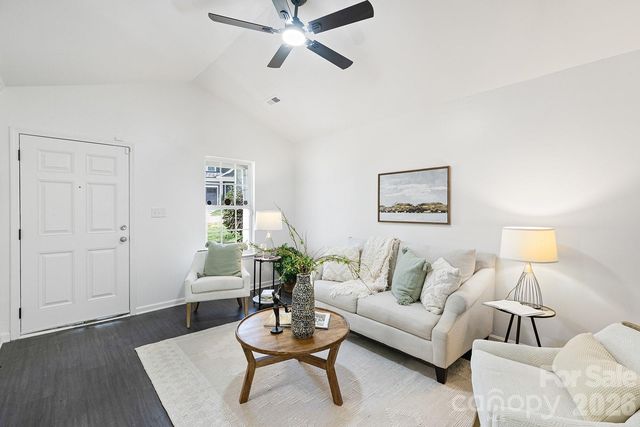 913 Tennyson Drive, Charlotte, NC 28208