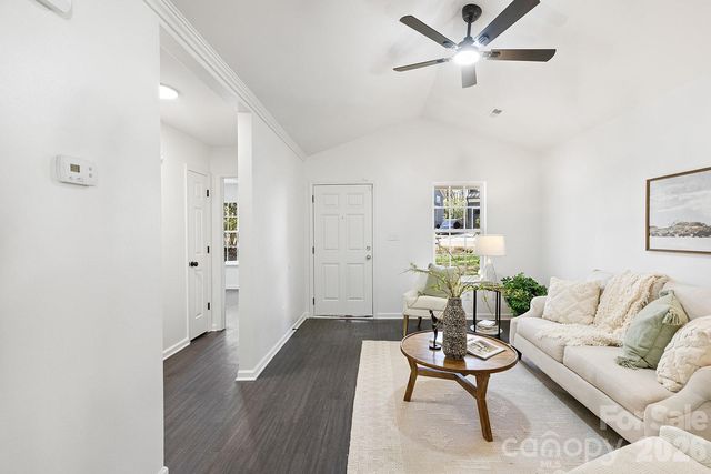 913 Tennyson Drive, Charlotte, NC 28208