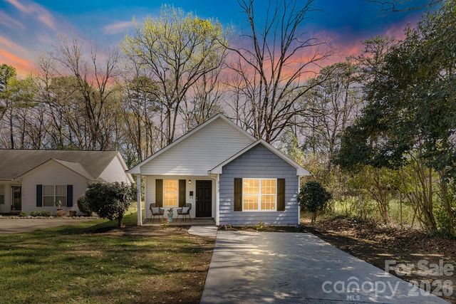 913 Tennyson Drive, Charlotte, NC 28208
