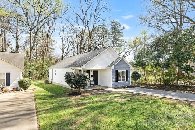 913 Tennyson Drive, Charlotte, NC 28208