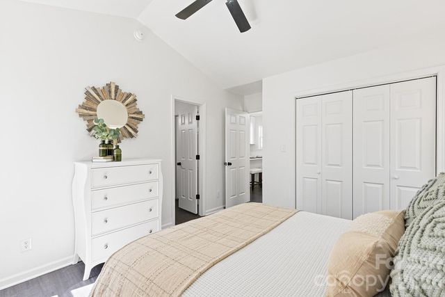 913 Tennyson Drive, Charlotte, NC 28208