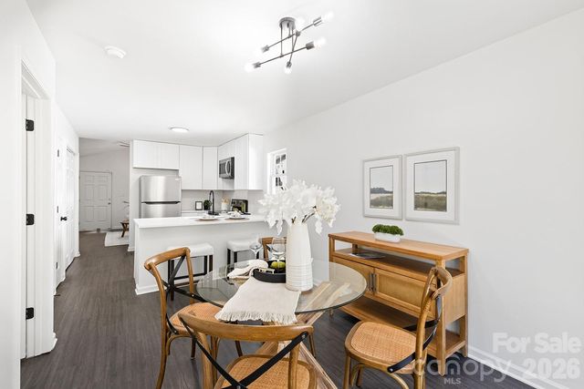 913 Tennyson Drive, Charlotte, NC 28208