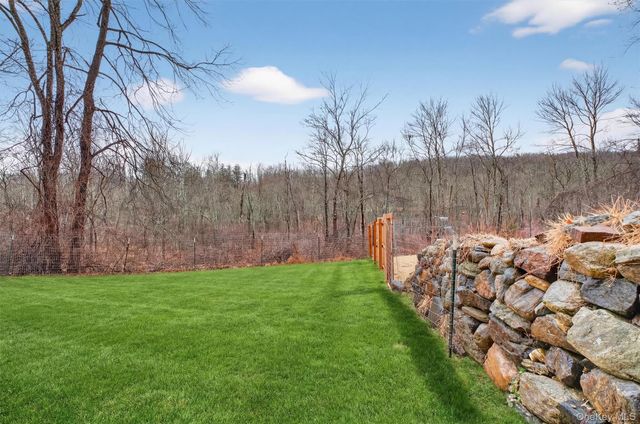 1813-1815 Hunterbrook Road, Yorktown Heights, NY 10598