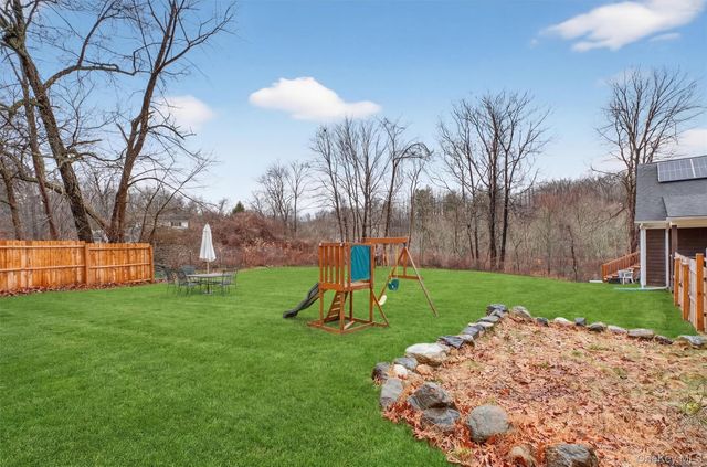 1813-1815 Hunterbrook Road, Yorktown Heights, NY 10598