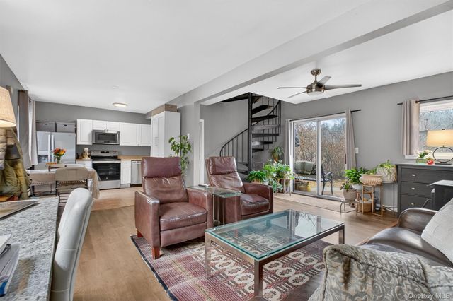 1813-1815 Hunterbrook Road, Yorktown Heights, NY 10598