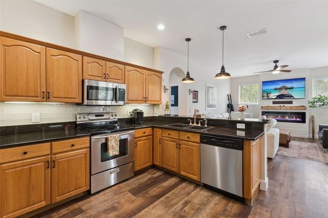 2360 PARK FOREST BOULEVARD, Mount Dora, FL 32757