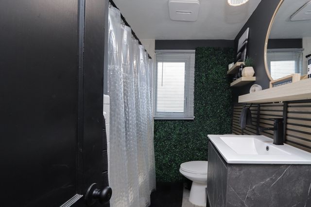 1128 Page Blvd, Springfield, MA 01104