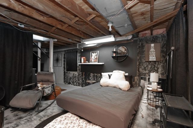 1128 Page Blvd, Springfield, MA 01104