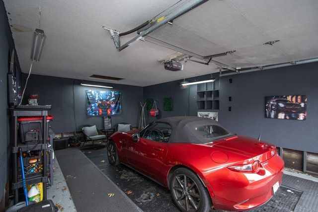 1128 Page Blvd, Springfield, MA 01104