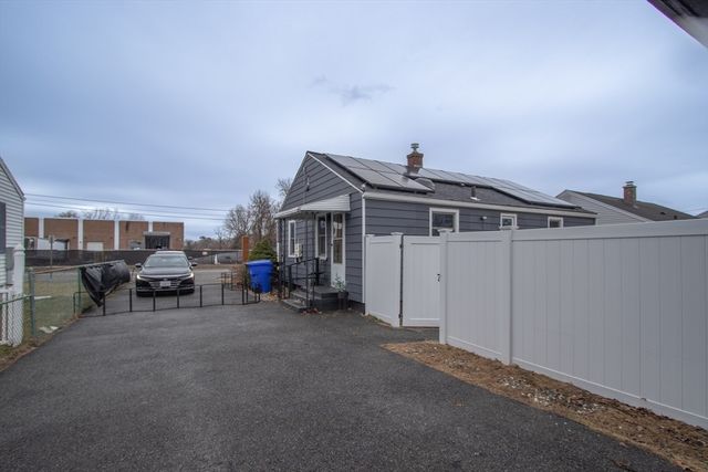 1128 Page Blvd, Springfield, MA 01104