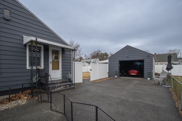 1128 Page Blvd, Springfield, MA 01104