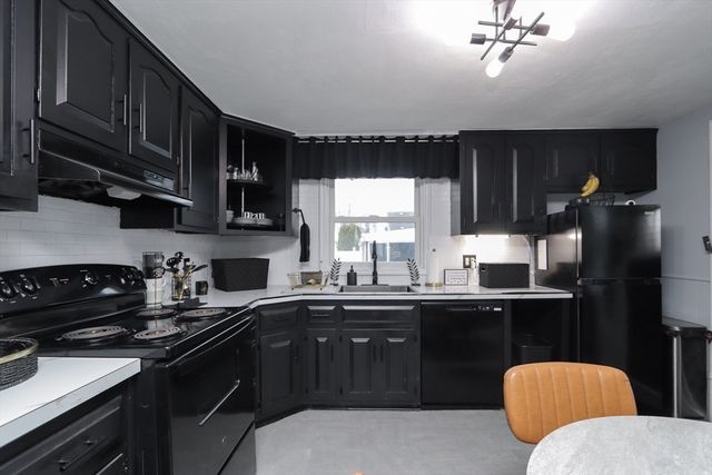 1128 Page Blvd, Springfield, MA 01104