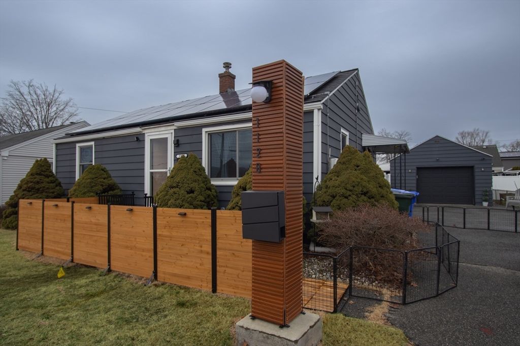 1128 Page Blvd, Springfield, MA 01104