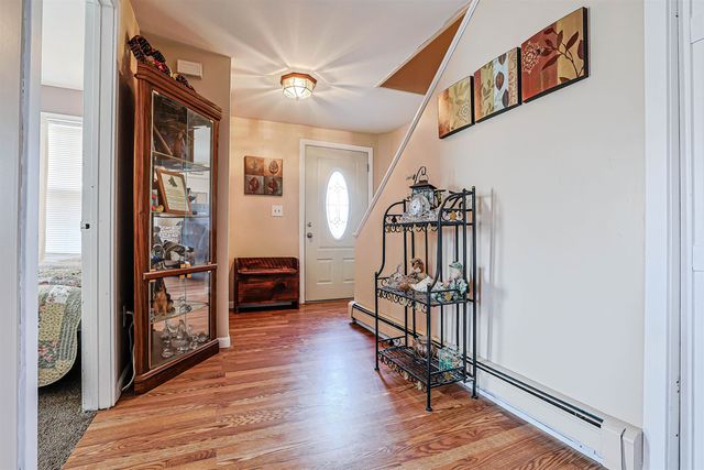 29 Hamburg Street, Manchester, NH 03102