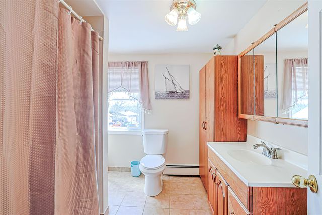 29 Hamburg Street, Manchester, NH 03102