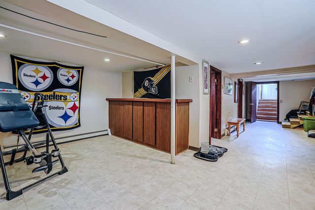 29 Hamburg Street, Manchester, NH 03102