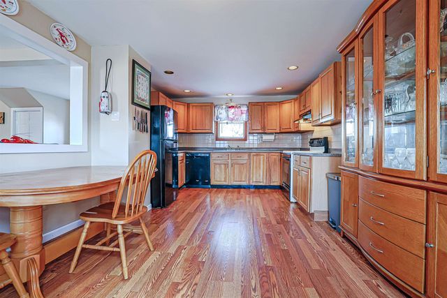 29 Hamburg Street, Manchester, NH 03102