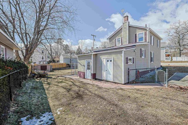 29 Hamburg Street, Manchester, NH 03102