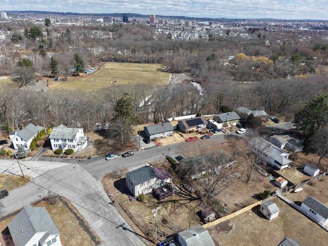 29 Hamburg Street, Manchester, NH 03102