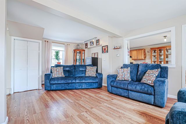 29 Hamburg Street, Manchester, NH 03102