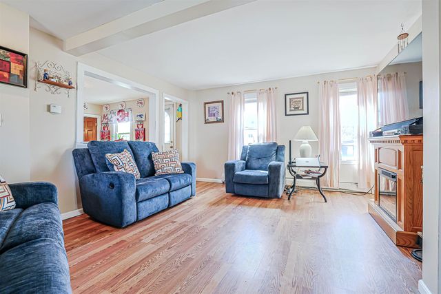 29 Hamburg Street, Manchester, NH 03102