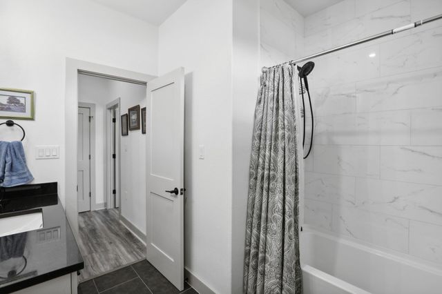 100 Colby Canyon DR, Burnet, TX 78611