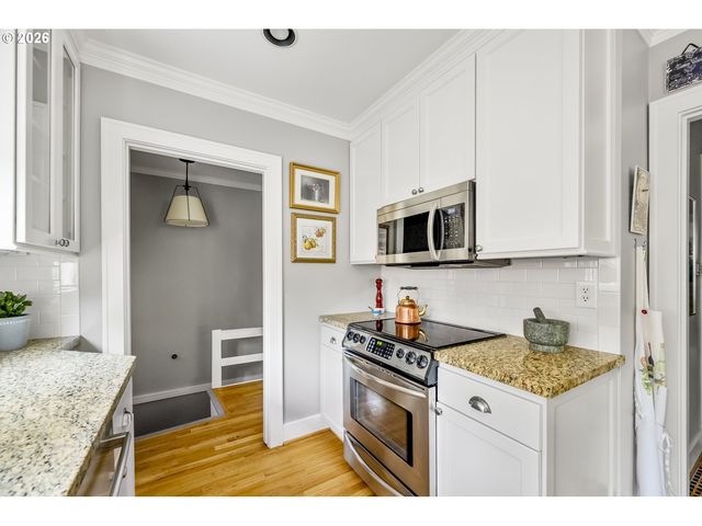 1916 Ne 28TH Ave, Portland, OR 97212