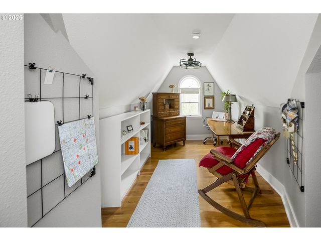 1916 Ne 28TH Ave, Portland, OR 97212