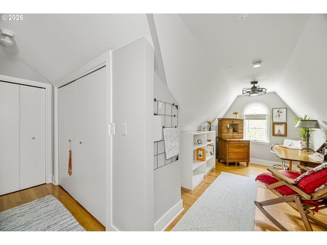 1916 Ne 28TH Ave, Portland, OR 97212