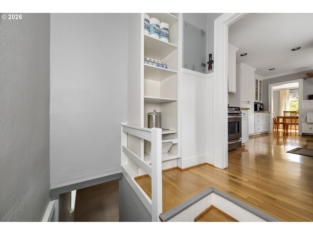 1916 Ne 28TH Ave, Portland, OR 97212