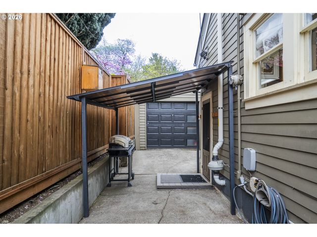 1916 Ne 28TH Ave, Portland, OR 97212