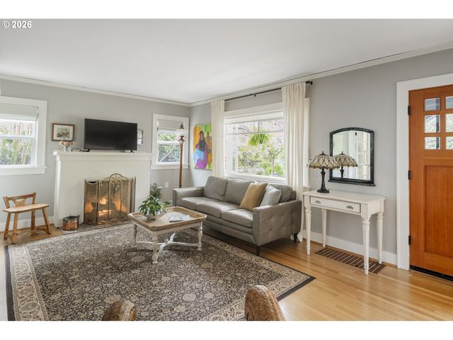 1916 Ne 28TH Ave, Portland, OR 97212